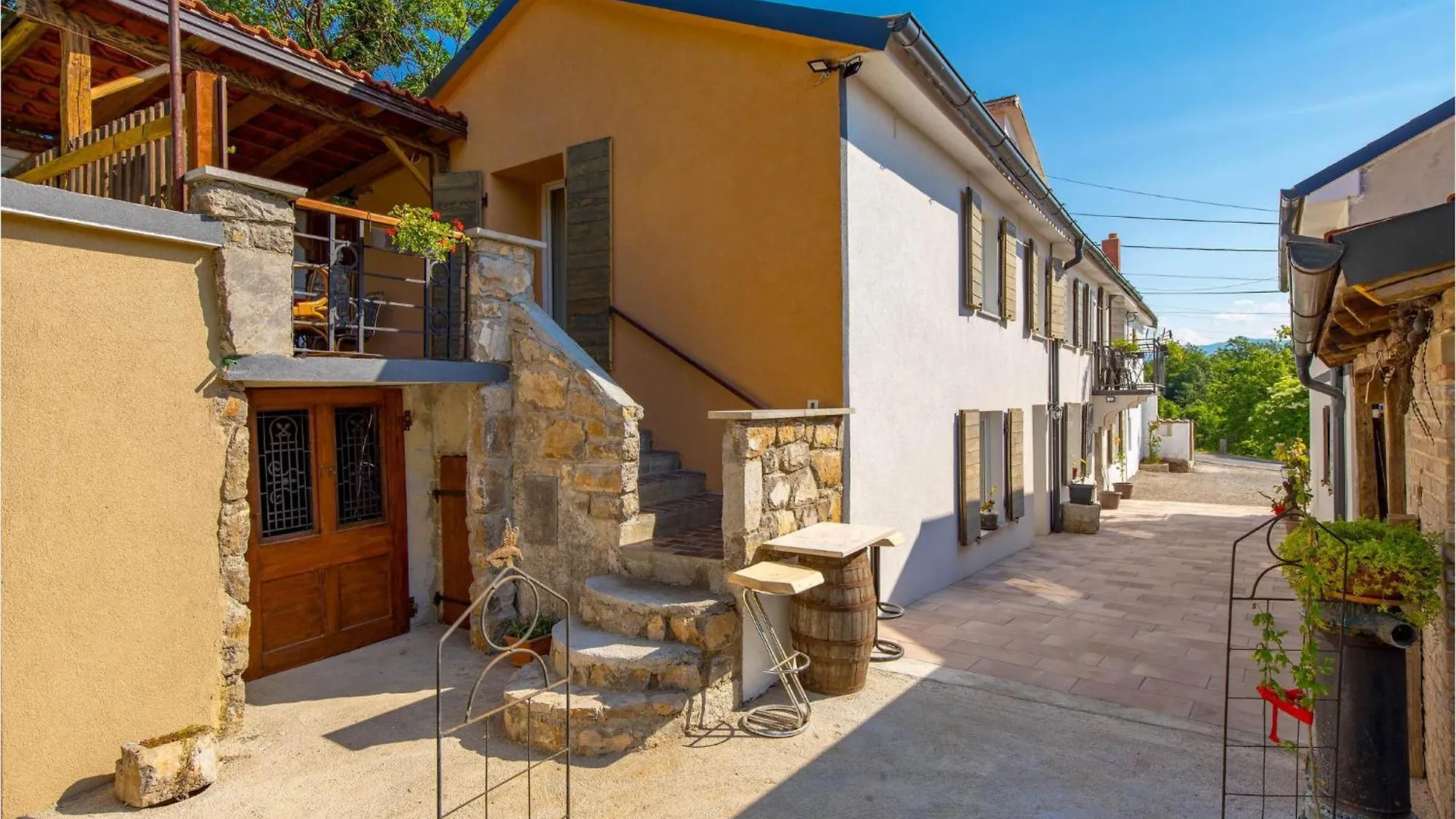 Holiday home 2 Bedroom Stunning Home In Jurdani Croatia