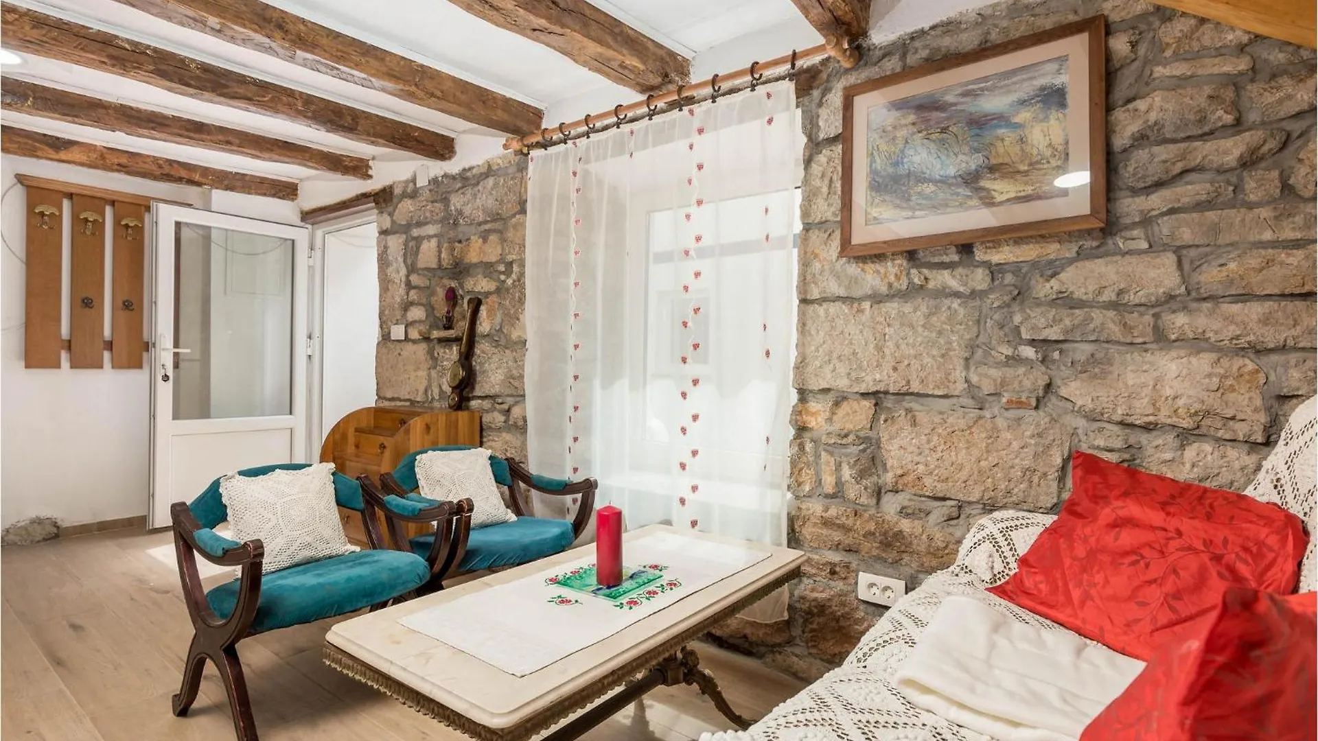 2 Bedroom Stunning Home In Jurdani